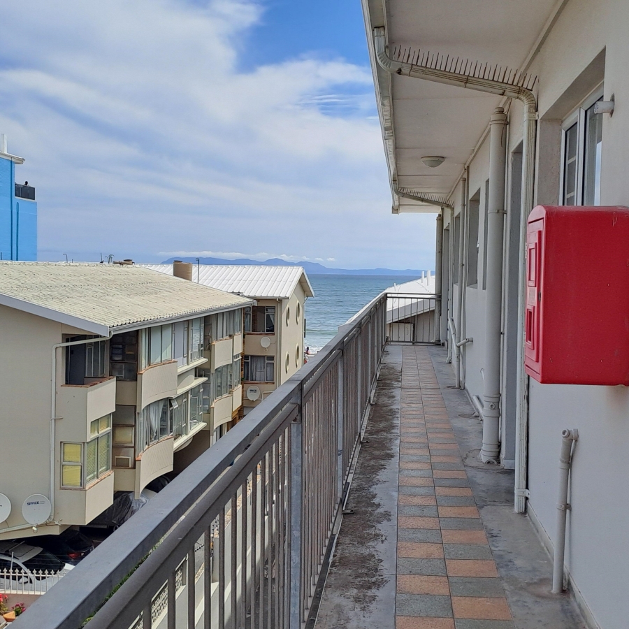 To Let 1 Bedroom Property for Rent in Strand North Western Cape